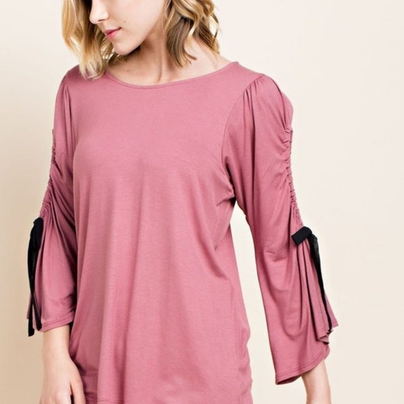 NWT open bell sleeve top with bow detail - Picture 4 of 4
